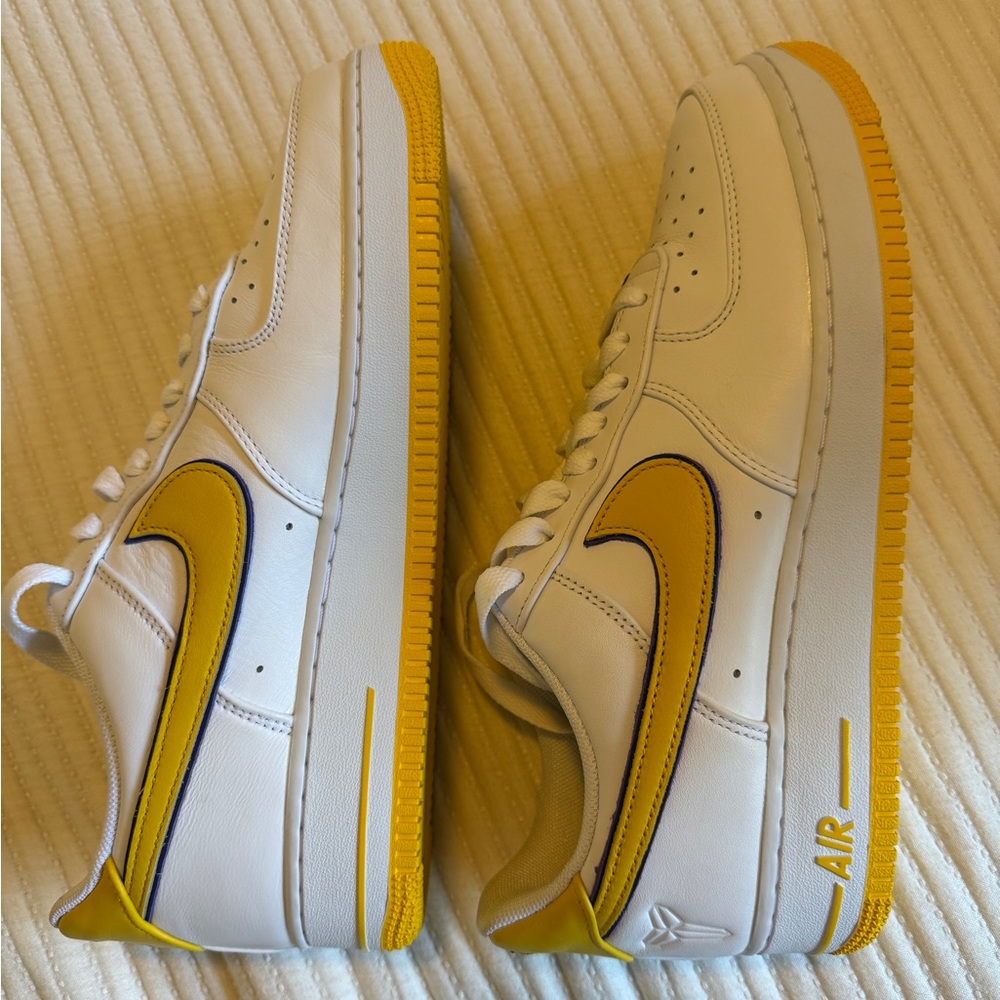 Nike Air Force 1 Low Retro QS KB in White and Gray - Picture 6 of 7